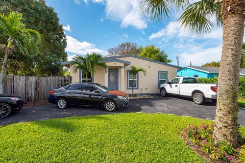 124 Sw 10th Ave, Boynton Beach, FL, 33435-5922 | Card Image