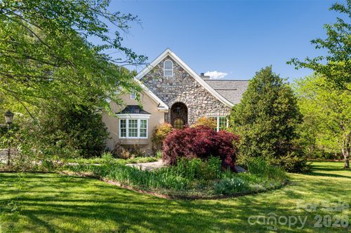 7 Ashley Rd, Asheville, NC, 28805-9727 | Card Image