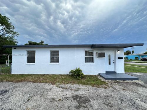 1344 9th St, West Palm Beach, FL, 33401-3132 | Card Image