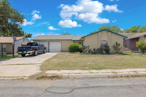 1019 Cloverbrook St, San Antonio, TX, 78245-1604 | Card Image
