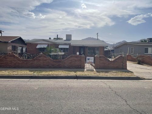 8401 Mount Whitney Dr, El Paso, TX, 79904-2924 | Card Image