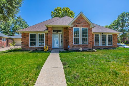 2759 Wentworth Dr, Grand Prairie, TX, 75052-4247 | Card Image