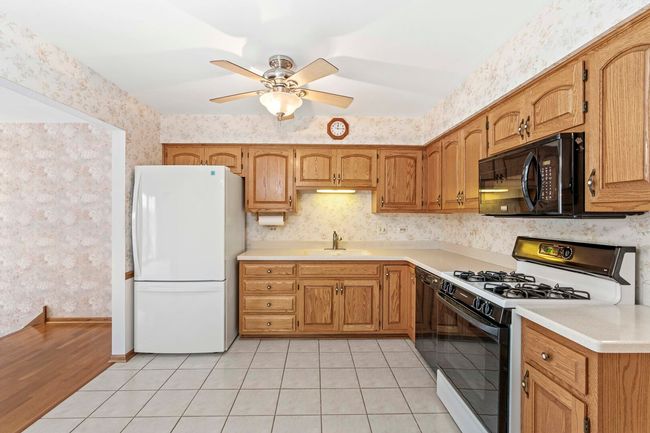185 - 10935 California Ct, Townhouse with 2 bedrooms, 3 bathrooms and 2 parking in Orland Park IL | Image 5