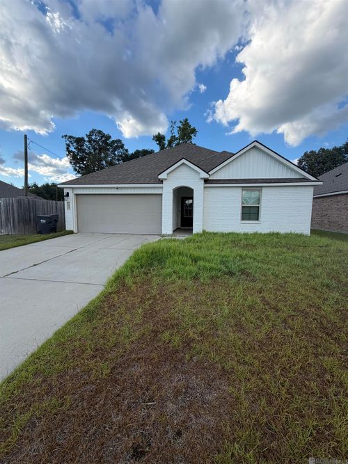 7825 Joe Lynn Trails, Denham Springs, LA, 70726 | Card Image