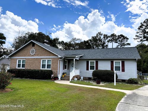 327 Southwest Dr, Jacksonville, NC, 28540-9516 | Card Image