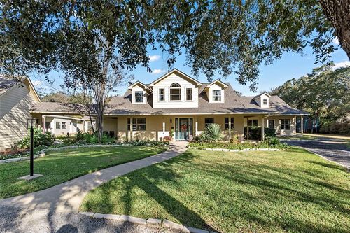 1606 Wildwood Ln, Madisonville, TX, 77864-7088 | Card Image