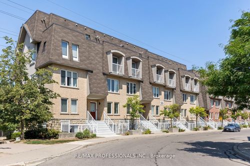 70-55 Turntable Cres, Toronto, ON, M6H4K8 | Card Image