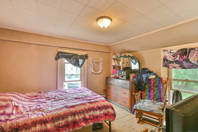 96 Water St, Home with 6 bedrooms, 2 bathrooms and 4 parking in Killingly CT | Image 27