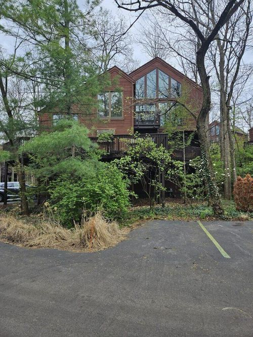 392 Hickory Ln, Westerville, OH, 43081-3004 | Card Image