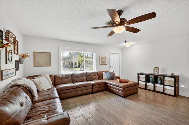 735 La Costa Way, House other with 3 bedrooms, 2 bathrooms and null parking in Lantana FL | Image 6