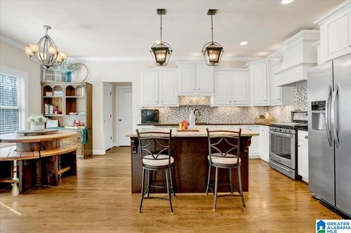 225 Grey Oaks Ct, PELHAM, AL, 35124-2539 | Card Image