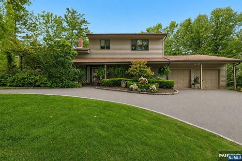 1 Edgar Rd, West Orange, NJ, 07052-2609 | Card Image
