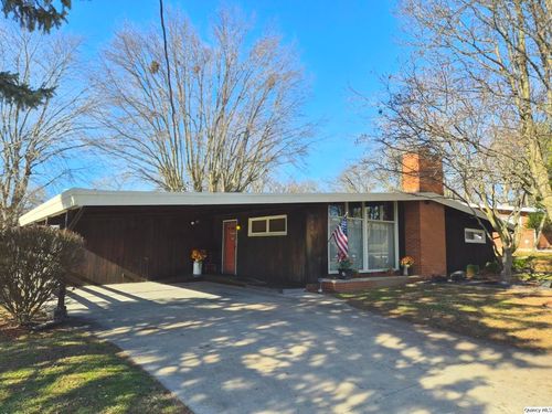 1946 Elmwood Dr E, Quincy, IL, 62301-6849 | Card Image