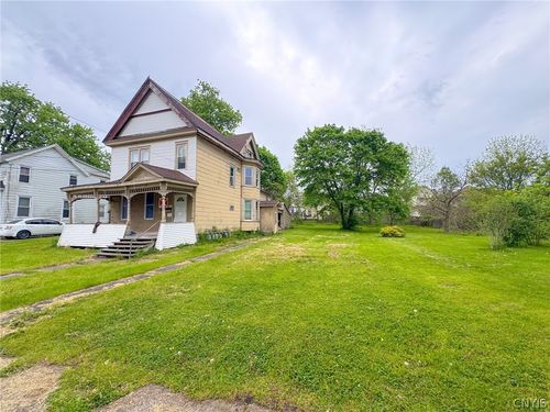 18 Baker Ave, Auburn, NY, 13021-3253 | Card Image