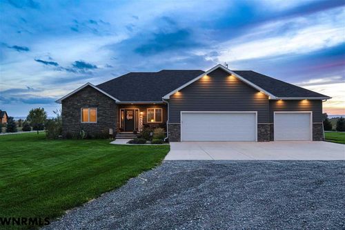 90210 Prairie Trail, Scottsbluff, NE, 69361-0000 | Card Image