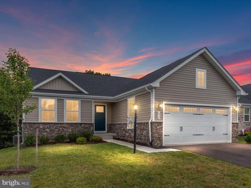 638 Makers Way, MARTINSBURG, WV, 25405-4320 | Card Image