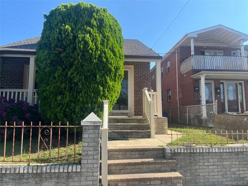 18103 145th Road, New York, NY, 11413 | Card Image