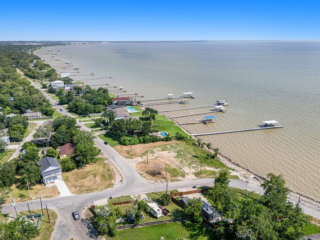 4215 Bayshore Dr, Home with 0 bedrooms, 0 bathrooms and null parking in Bacliff TX | Image 8