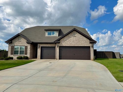 201 Portrait St, Meridianville, AL, 35759-2704 | Card Image