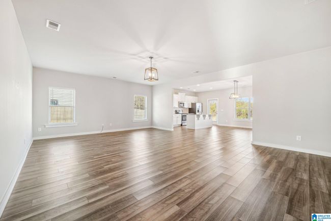 400 Ridgeview Cir, House other with 3 bedrooms, 2 bathrooms and null parking in JEMISON AL | Image 4