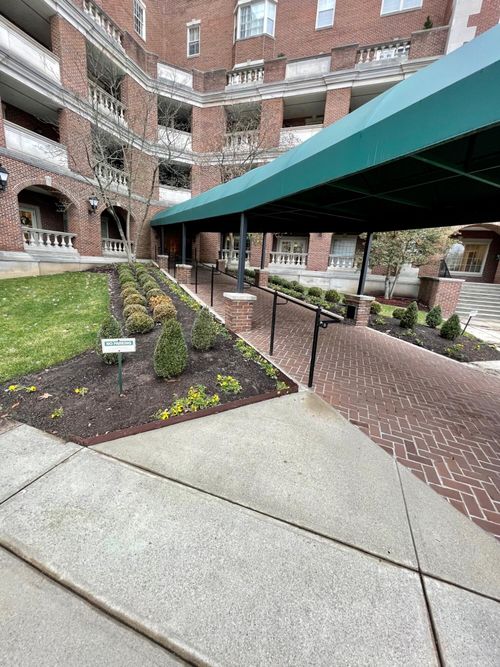 309-111 Woodland Ave, Lexington, KY, 40502-6415 | Card Image