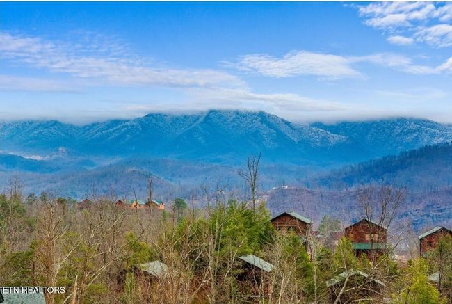 880 Great Smoky Way, House other with 4 bedrooms, 4 bathrooms and null parking in Gatlinburg TN | Image 49