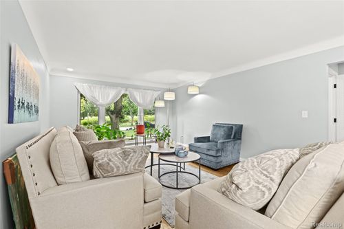 25109 Scotia Rd, Huntington Woods, MI, 48070-1804 | Card Image