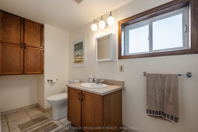 445 Alfred St, House other with 4 bedrooms, 2 bathrooms and 3 parking in Kingston ON | Image 16