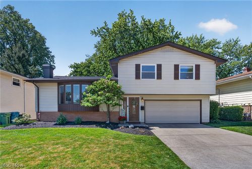 11179 Lafayette Drive, Parma Heights, OH, 44130 | Card Image