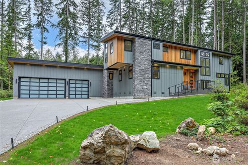 6015 Chorus Frog St Ne, Bainbridge Island, WA, 98110-4118 | Card Image