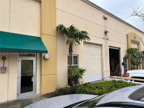10428 W State Road 84, DAVIE, FL, 33324-4272 | Card Image