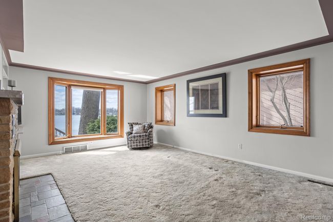 7989 Locklin, House other with 3 bedrooms, 1 bathrooms and null parking in West Bloomfield MI | Image 5