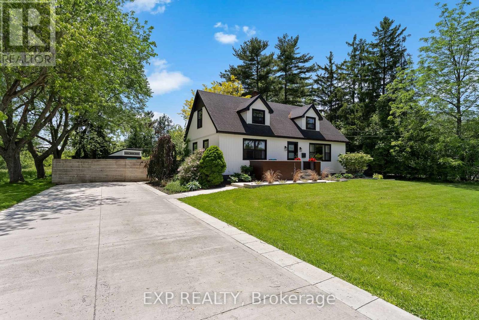 Residential in Fort Erie (Crescent Park) 5