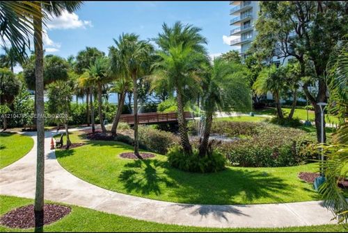 308w-2801 Ne 183rd St, Aventura, FL, 33160-2127 | Card Image