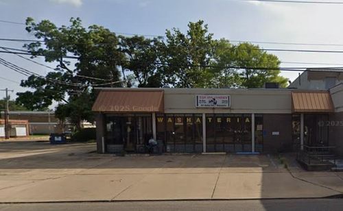 801 Bolton Ave, Alexandria, LA, 71301-6826 | Card Image