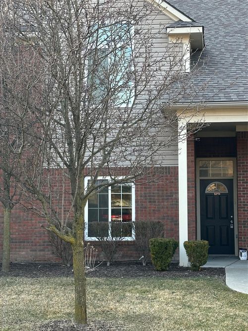 14273 Shadywood Dr, Sterling Heights, MI, 48312-3430 | Card Image