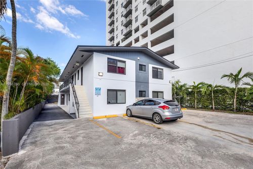 apt-2-43 Glen Royal Pkwy, Miami, FL, 33125-5254 | Card Image