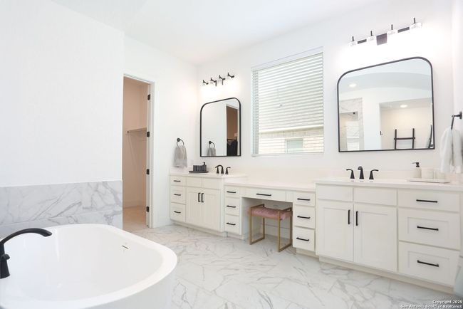 129 Wild Rose Hl, House other with 4 bedrooms, 3 bathrooms and null parking in Boerne TX | Image 16