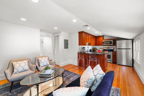 apt-3-60 Denton Rd, Wellesley, MA, 02482-6478 | Card Image