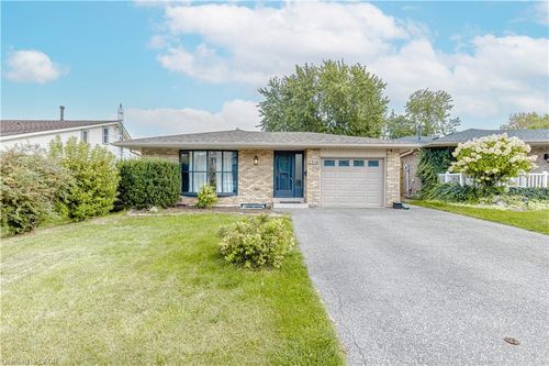 2358 Arnold Cres, Burlington, ON, L7P4G3 | Card Image