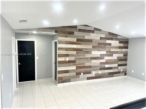 unit-201-3252 W 70th St, Hialeah, FL, 33018-7152 | Card Image