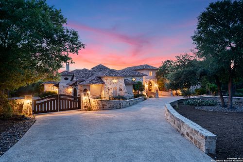 210 Riverwood, Boerne, TX, 78006-6048 | Card Image