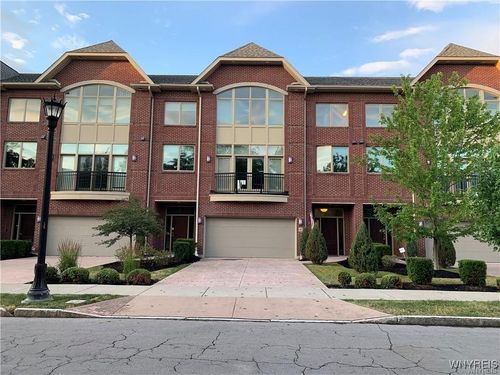 41 Ojibwa Cir, Buffalo, NY, 14202-4346 | Card Image