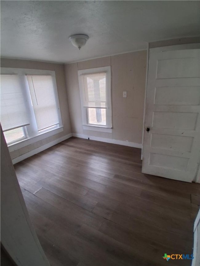 1206 W 7 Th St, House other with 3 bedrooms, 1 bathrooms and null parking in Cameron TX | Image 8