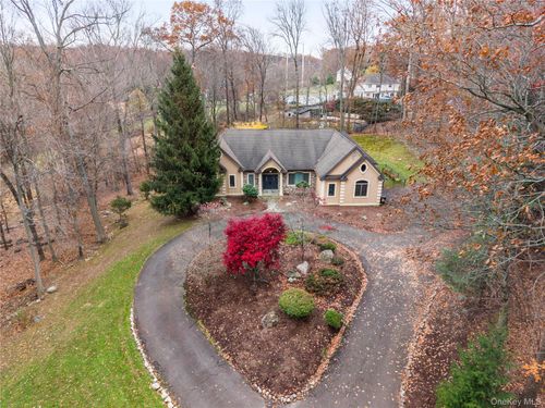 16 S De Baun Ave, Airmont, NY, 10901-6515 | Card Image