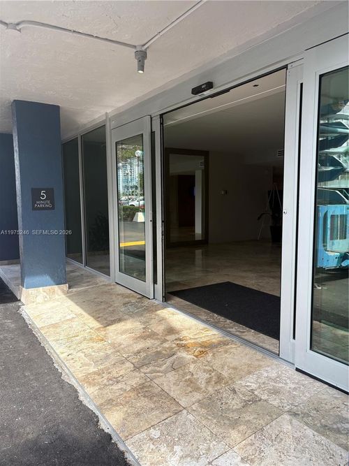 6i-16558 Ne 26th Ave, North Miami Beach, FL, 33160 | Card Image