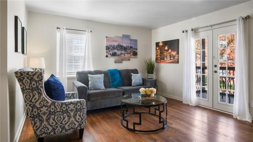 apt-2w-1211 W 45th St, Kansas City, MO, 64111-4253 | Card Image