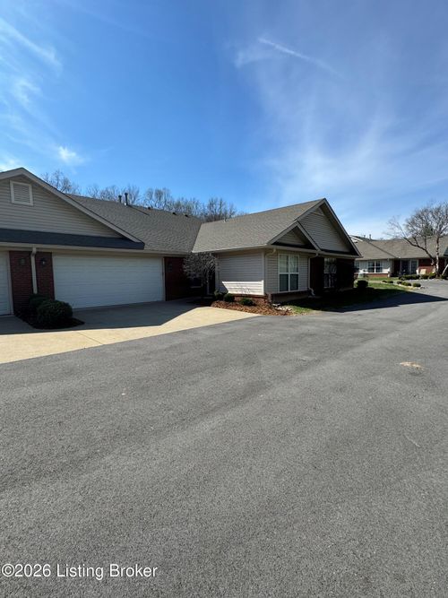 9113 Hawthorne Pointe Dr, Louisville, KY, 40272-2576 | Card Image
