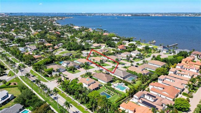 8931 Rails End Ct, House other with 3 bedrooms, 5 bathrooms and 3 parking in FORT MYERS FL | Image 4