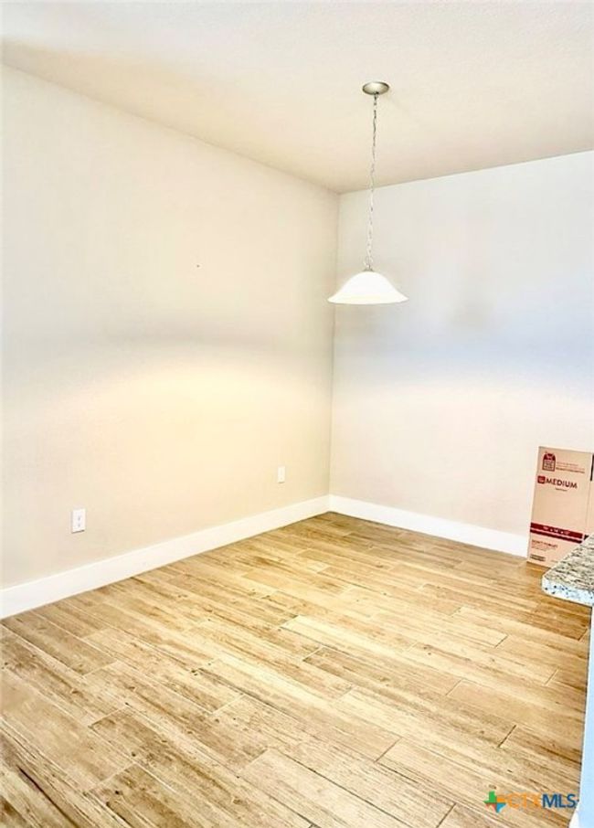 dining area off kitchen | Image 10